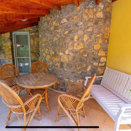 Allora Villa
